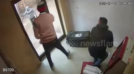 Robbery caught on cam : Robber with guns in both hands loots 10 lakh from atm cash van