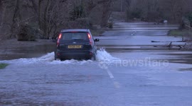 Flood warning signs ignored by driver as River Severn peaks in Gloucestershire