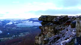 Snow falls on Peak District as cold snap looms over UK