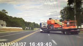 Close Call: Semi Trailer Fails to Yield the Right of Way