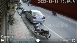 Driverless car rolls onto road 'after kids inside fiddle with gears'