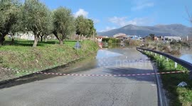 The heavy rains that hit Campania caused the Volturno river to rise and overflow, flooding the countryside and houses throughout the province of Caserta and Benevento.