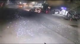 Bumbling bank robbers dump cash on road to stop police chase