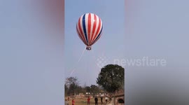 One killed after hot air balloon falls from sky at Chinese scenic spot