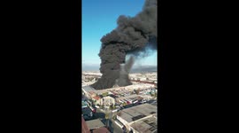 Huge smoke cloud after fire breaks out at Mexican factory