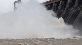 Hirakud Dam Water Release | The Longest Dam . Hirakud Dam Has Released Water Into Mahanadi