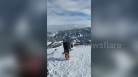 Avalanche strikes at resort in Jammu and Kashmir, killing 2 skiers