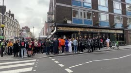 New Zealand expats celebrate waitnagi day and got through London on their annual pub crawl