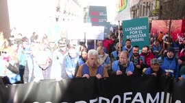 Stop Ley Animalista. Manifestación hasta concentrarse frente al Congreso de los Diputados en Madrid, España