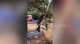 Territorial Defense Student drags colleague into muddy pool in amusing assault course fail