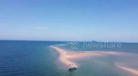 Elusive 'Dragon Whisker' beach only emerges during low tide in Thailand
