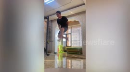 Fitness buff shows off extreme skipping jump roping skills
