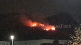 Firefighters battle blaze at Arthur's Seat in Edinburgh