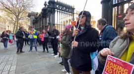 British Museum staff go on strike over pay