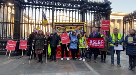 British Museum staff go on strike over pay