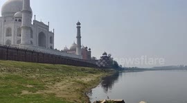 World Heritage Taj Mahal great simbol for love attractions for Young couples for Valantine day