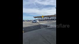 US: Fire-Caused Power Outage Shuts Down Oakland Airport In California