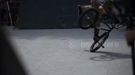 Pro BMX Flatland Rider performs amazing Tricks at Contest