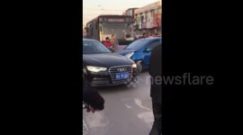 Suzuki Alto driver repeatedly hit Audi for blocking his way