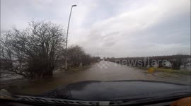 4x4 Driving Through Floods Dash Cam