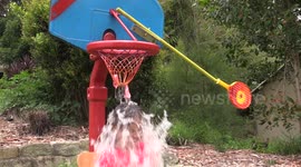 Dad cools his kids down during heatwave using clever invention