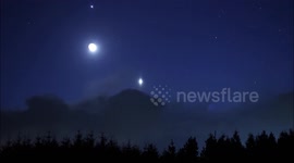 Timelapse captures Jupiter, Venus, and the moon's stunning conjunction