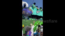Platforms parade on Mardi Gras in New Orleans, USA