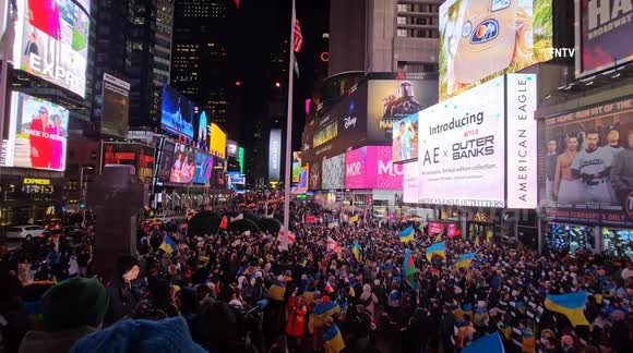 Thousand Ukrainians in Times Square for War Anniversary Vigil
