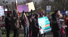 Large pro-migrants counter-demonstration in Long Eaton, England