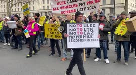 Londoners protest in Downing Street against ULEZ expansion