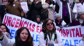 La primera jornada de huelga de los médicos de la atención hospitalaria extiende el conflicto de la sanidad en Madrid, España