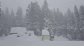 US: Blizzard Warnings Issued As Major Winter Storm Sweeps Sierra Nevada 4