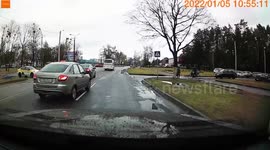 Close Call: Confused Taxi Driver Takes a Sharp Turn Almost Causing an Accident