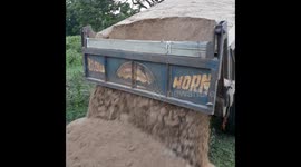 Hydraulic Tractor unloading sand 0 tractor unloading sand trolley