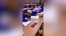 Smart students show off impressive arithmetic skills during math contest in Thailand