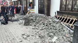 Rain shelter collapses injuring 2 at tourist hotspot in eastern China