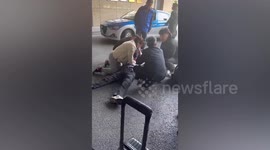 Heroic mother performs CPR to save fainted elderly man in China