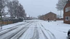 Schools and roads shut as heavy snow hits North Wales