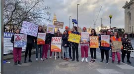 Thousands of junior doctors begin 72-hour strike in UK