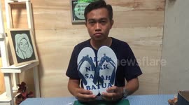 The young man in Padang became rich selling carved sandals
