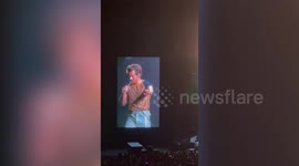 Harry Styles bursts into hilarious improvised song about BANANAS