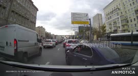 Hit and Run: Honda Scratches Vehicle Amidst Busy Traffic Then Takes Off
