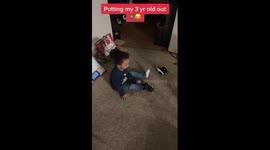 Freedom vs. fluffy blankets: This kid made the right choice!