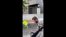Hilarious fail: Daring toddler takes his dog out for a walk, gets more than he bargained for