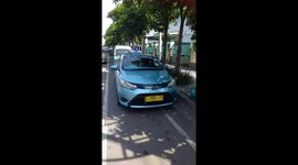 Shop or cab? Taxi driver provides food, drink, and medicine to his passengers