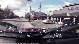 Crash: Bad Driver Turns Right Into a Oncoming Vehicle Resulting in a Smash-up