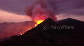 Raging wildfire engulfs mountain in Nakhon Nayok, Thailand