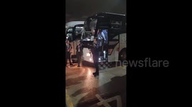 Heartwarming moment shows Dover, UK man playing bagpipes amid hours-long delay at port