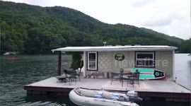 Couple save $27k a year by moving into a HOUSEBOAT