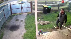 'Woodsmacked' - Man realizes that he is no match for his wooden deck